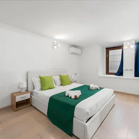 Con Metro Diretta 10 Minuti Duomo Apartament