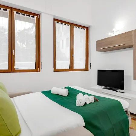 Con Metro Diretta 10 Minuti Duomo Apartament