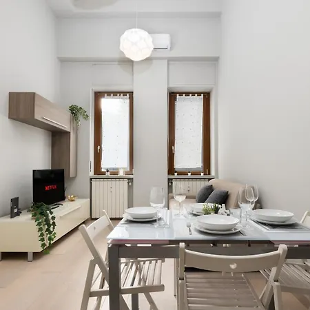 Con Metro Diretta 10 Minuti Duomo Apartament *