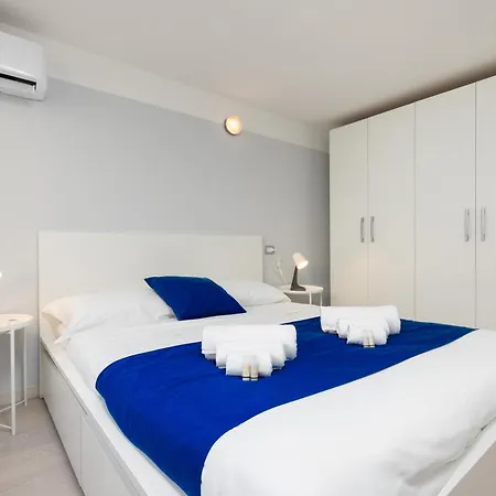 Con Metro Diretta 10 Minuti Duomo Apartament