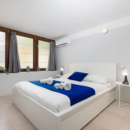 Con Metro Diretta 10 Minuti Duomo Apartament *