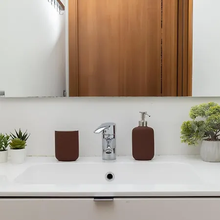 Con Metro Diretta 10 Minuti Duomo Apartament